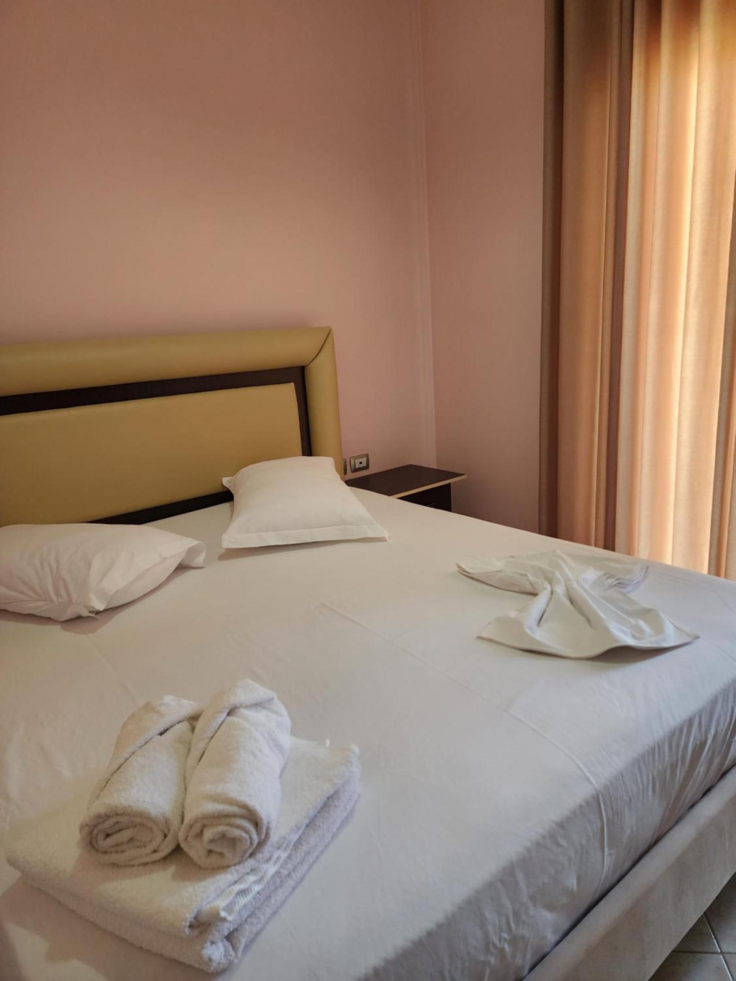 Amelia Apartments Ksamil Esterno foto