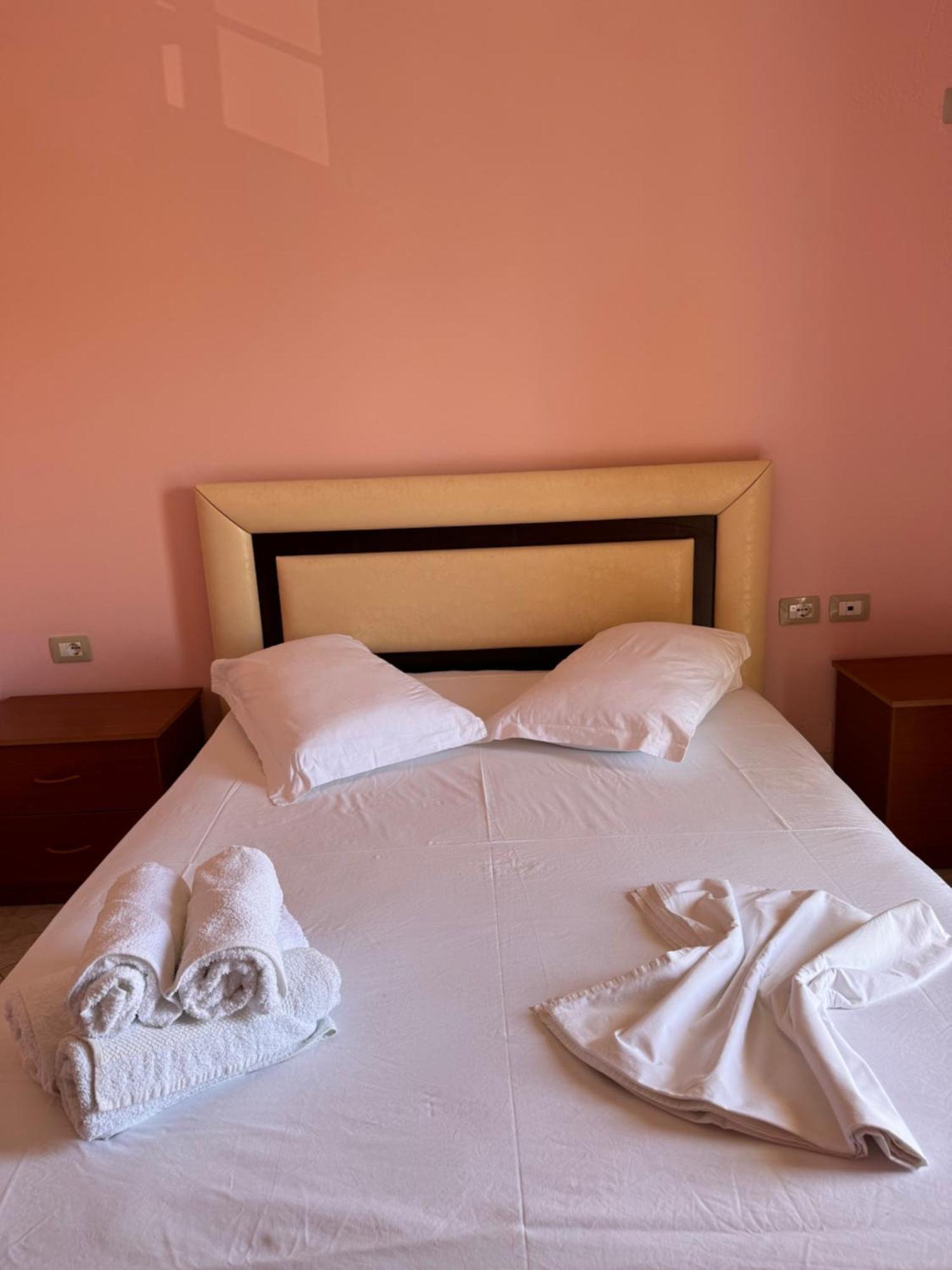 Amelia Apartments Ksamil Esterno foto
