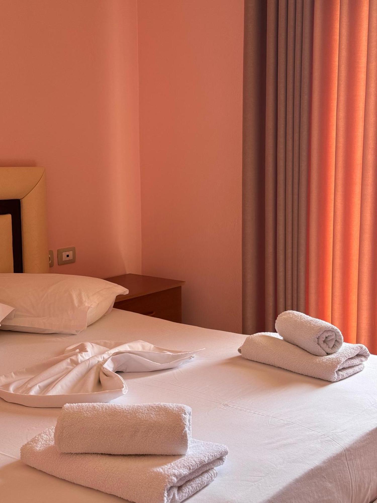 Amelia Apartments Ksamil Esterno foto